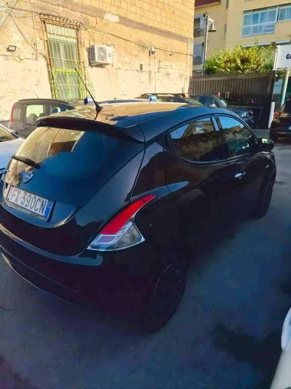 Lancia Ypsilon
