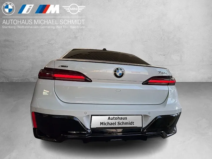 BMW 740