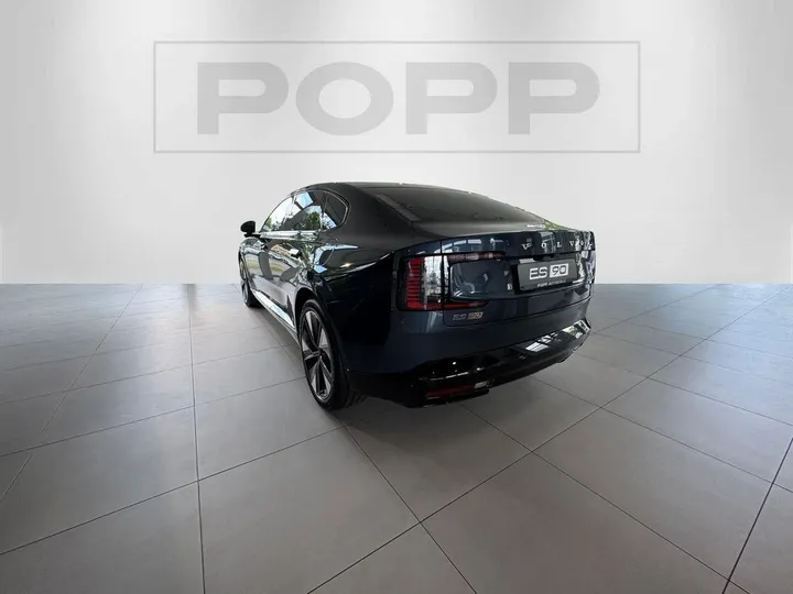 Volvo ES90