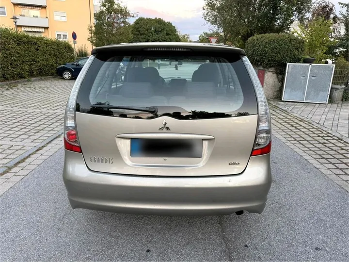Mitsubishi Grandis