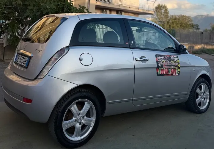 Lancia Ypsilon