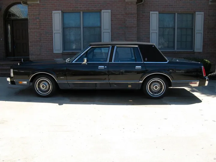 Lincoln Town Car