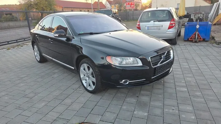 Volvo S80