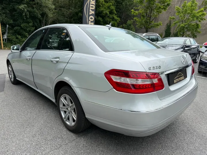 Mercedes-Benz E 220