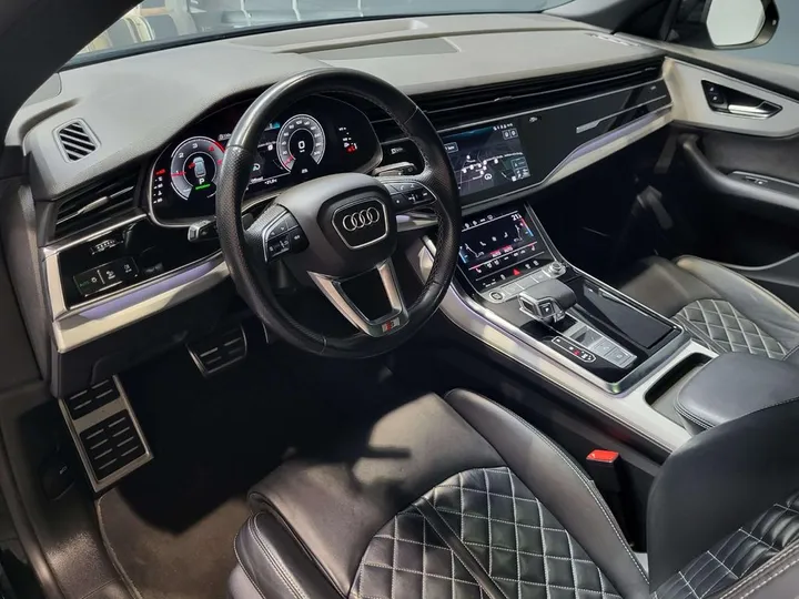 Audi Q8