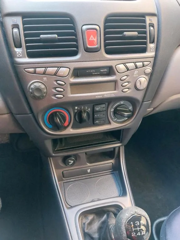 Nissan Almera