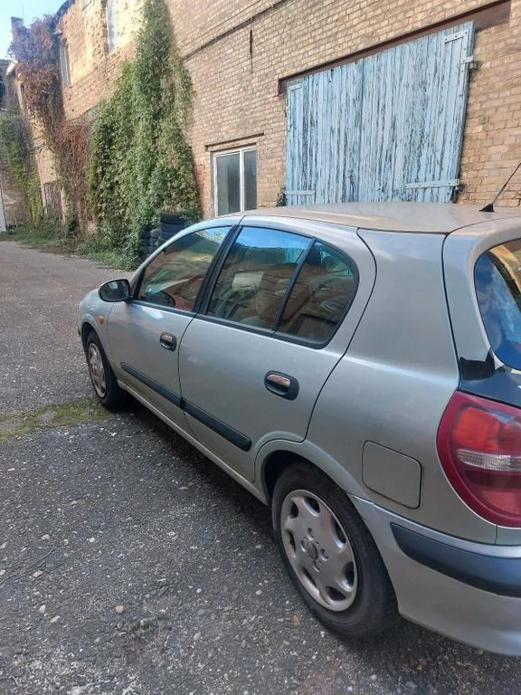 Nissan Almera