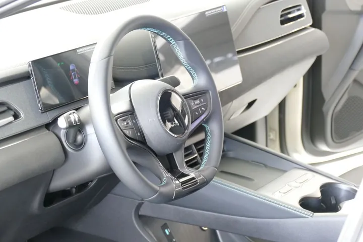 BYD SEAL 6