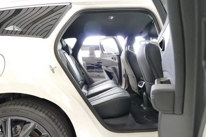 BYD SEAL 6