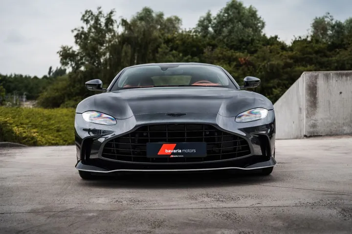 Aston Martin V12 Vantage
