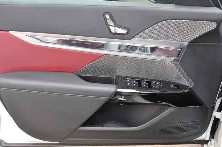 BMW 740