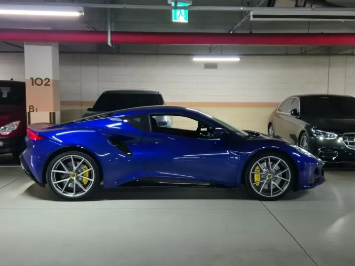 Lotus Emira