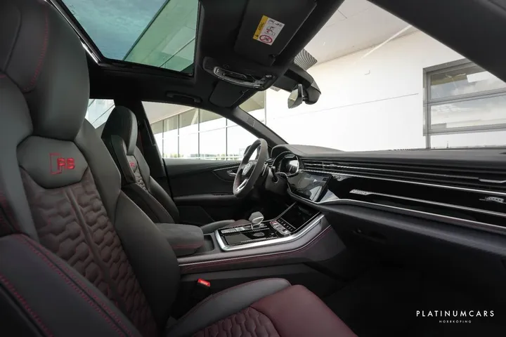 Audi RSQ8