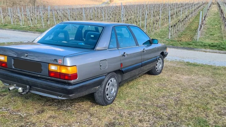Audi 100
