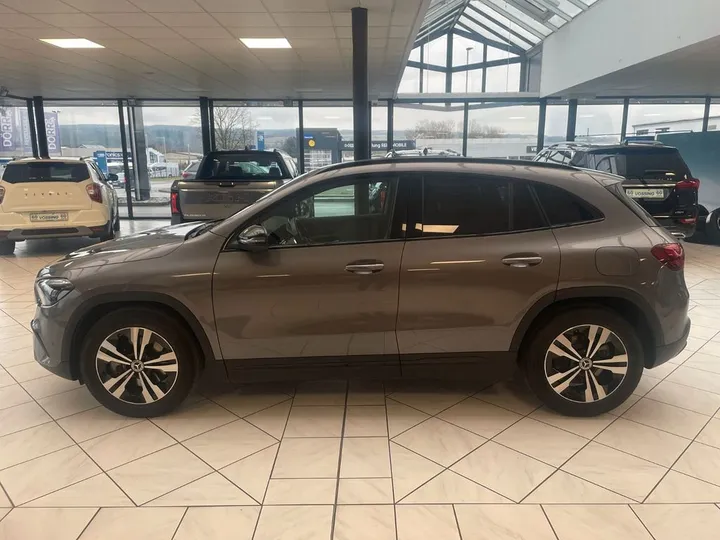 Mercedes-Benz GLA 220