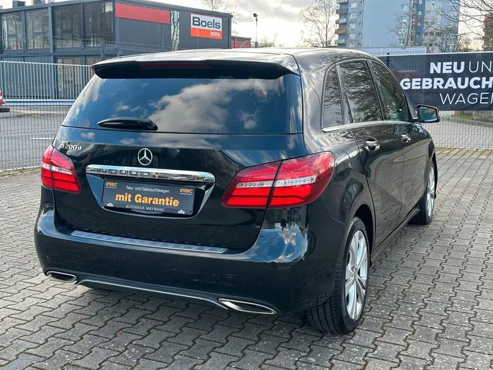 Mercedes-Benz B 200