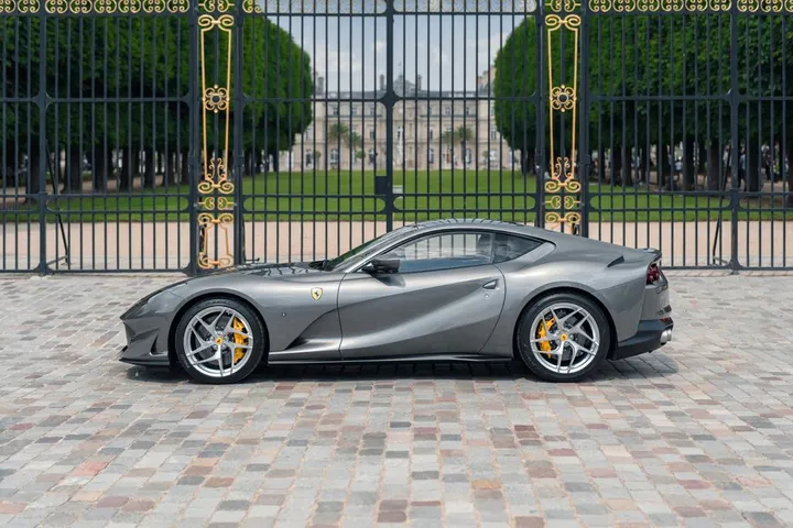 Ferrari 812