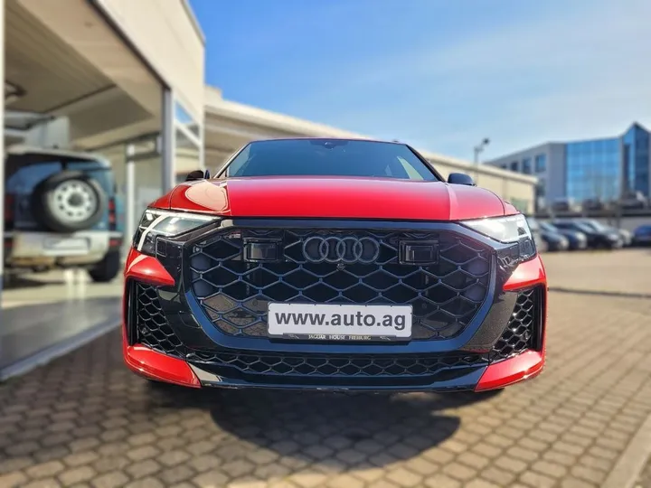 Audi RSQ8