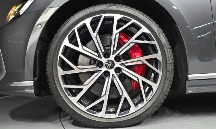 Audi S8