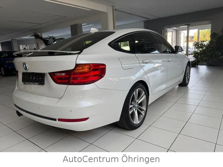 BMW 330 Gran Turismo