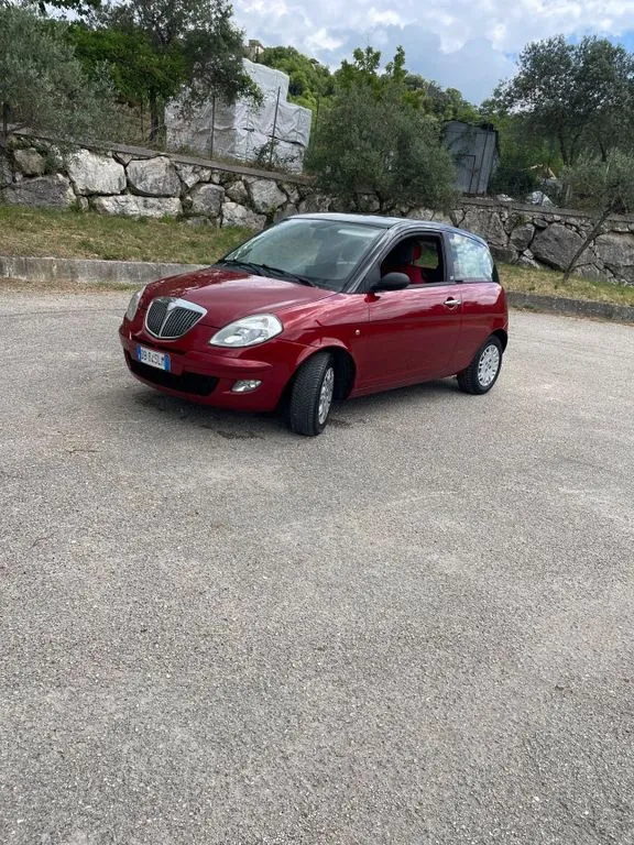 Lancia Ypsilon