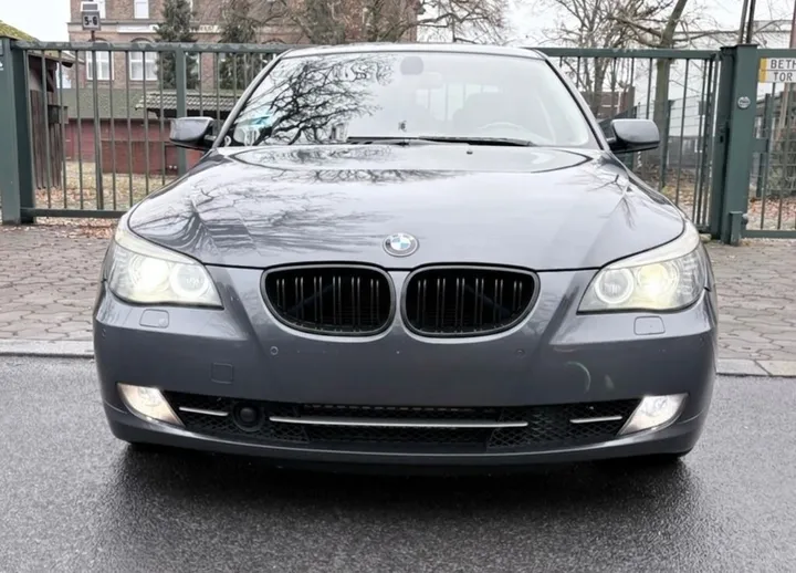 BMW 525