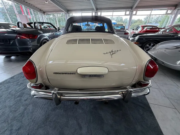 Volkswagen Karmann Ghia