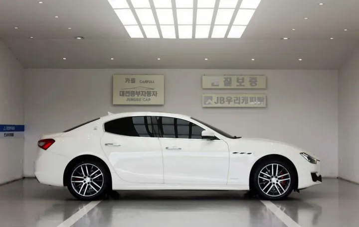 Maserati Ghibli