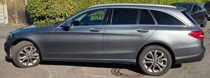 Mercedes-Benz C 220