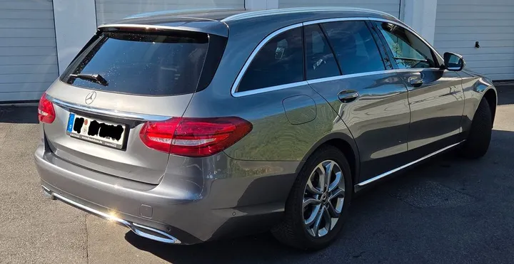 Mercedes-Benz C 220