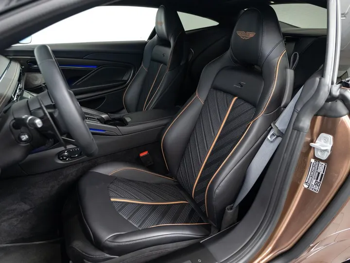Aston Martin DB12