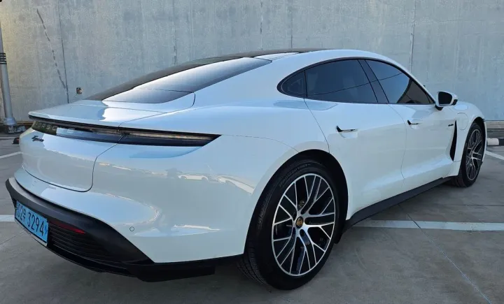Porsche Taycan