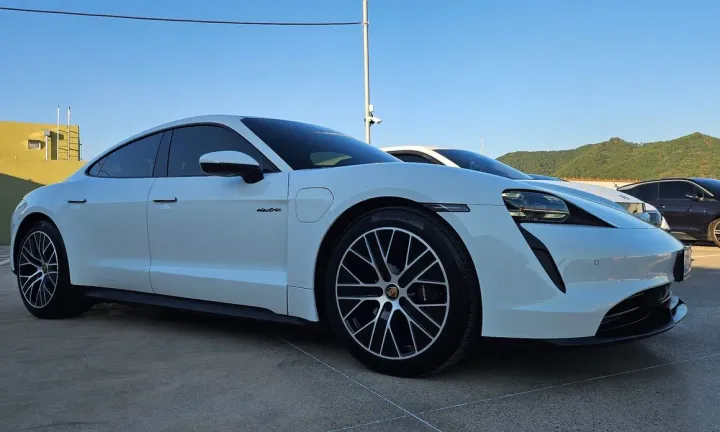 Porsche Taycan