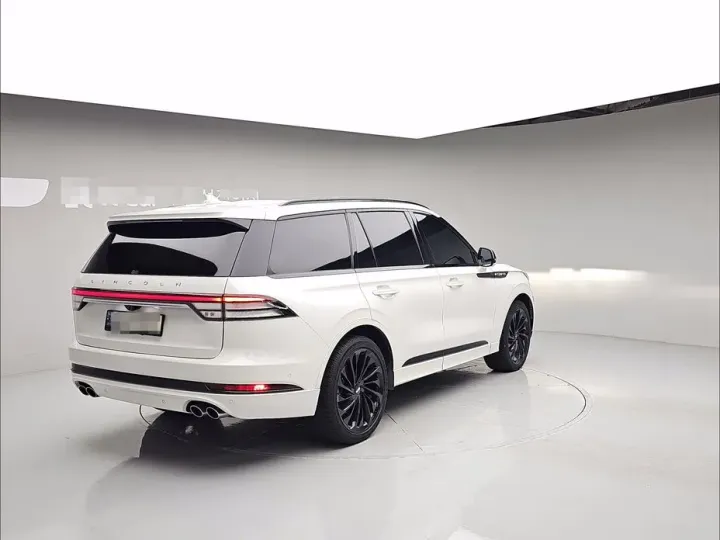 Lincoln Aviator