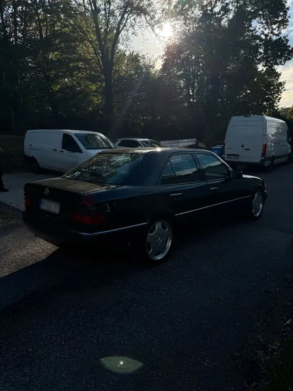 Mercedes-Benz C 180