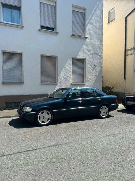 Mercedes-Benz C 180