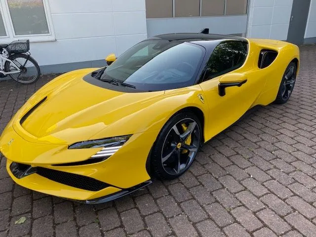 Ferrari SF90
