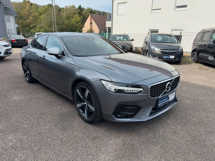 Volvo S90
