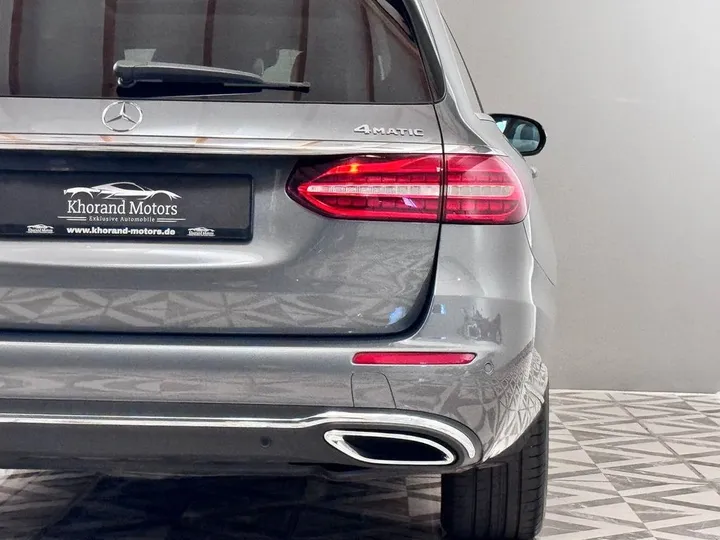 Mercedes-Benz E 400