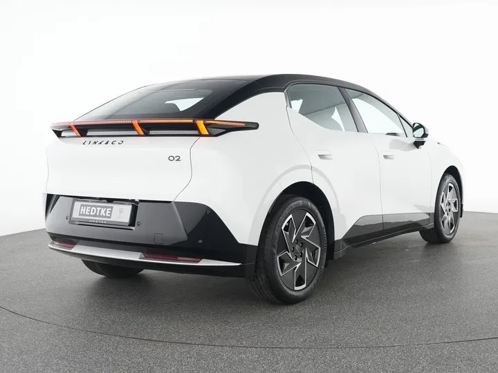 Lynk&Co 02