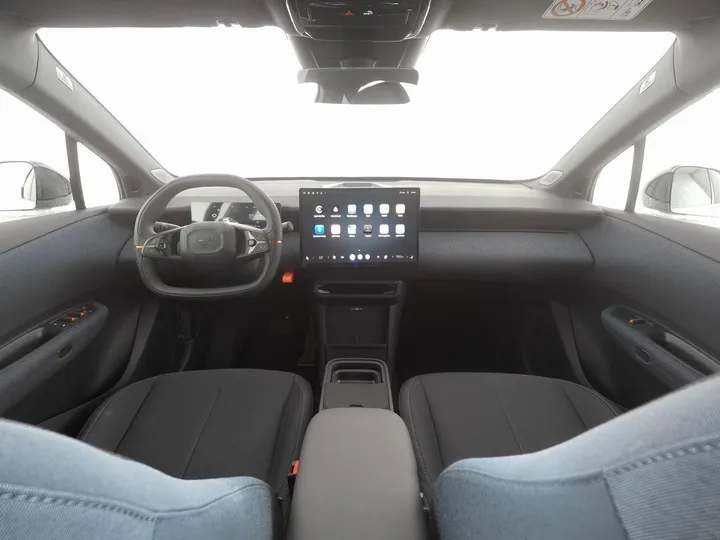Lynk&Co 02