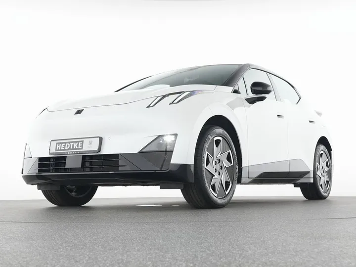 Lynk&Co 02