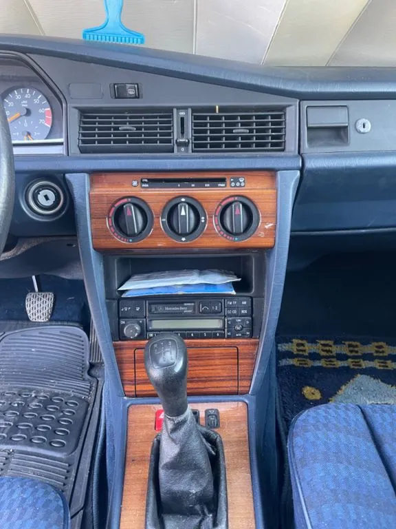 Mercedes-Benz 190