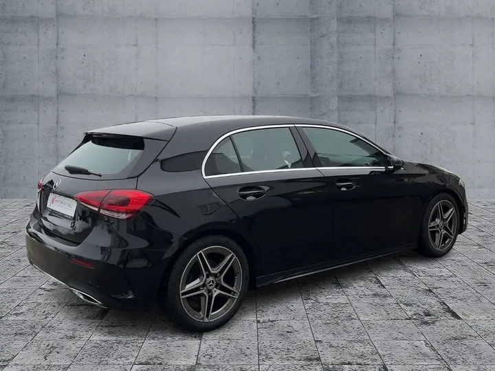 Mercedes-Benz A 220