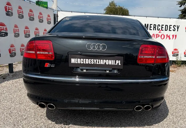 Audi S8