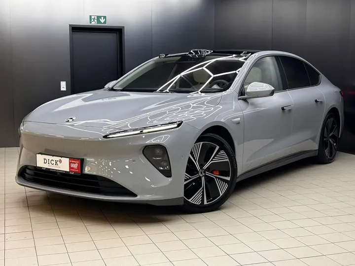 NIO ET7