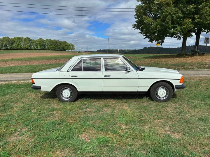 Mercedes-Benz 200