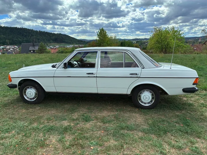 Mercedes-Benz 200