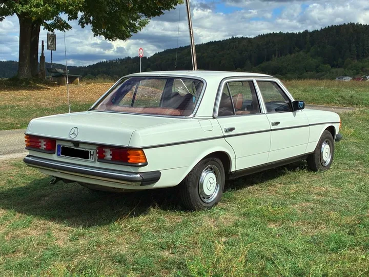 Mercedes-Benz 200
