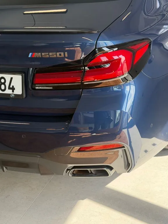 BMW M550